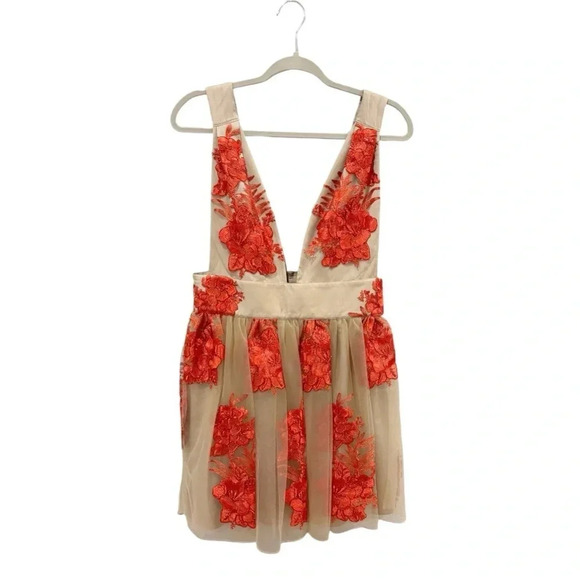 Free People Sarah Embroidered Mini Dress size Medium NWT - Picture 4 of 10